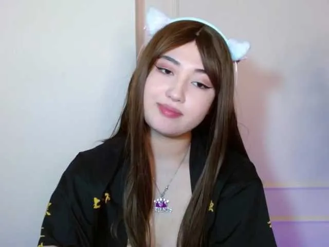 Live sex webcam photo for LiniSuen #273043125