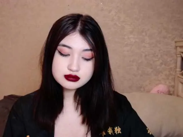 Live sex webcam photo for LiniSuen #273246080