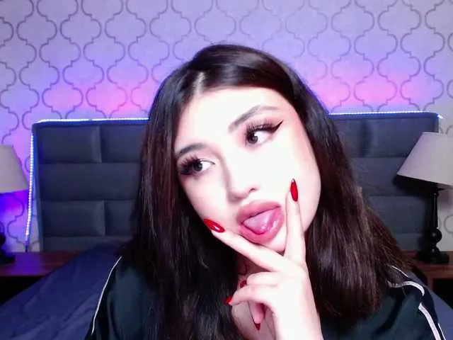 Live sex webcam photo for LiniSuen #273475563