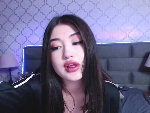 Live sex webcam photo for LiniSuen #273666820