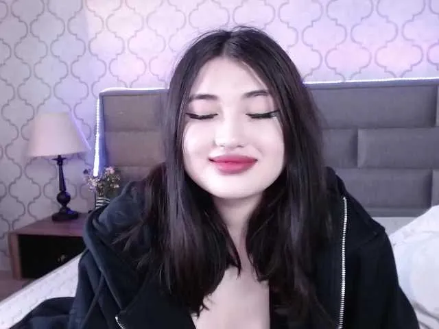 Live sex webcam photo for LiniSuen #273670142