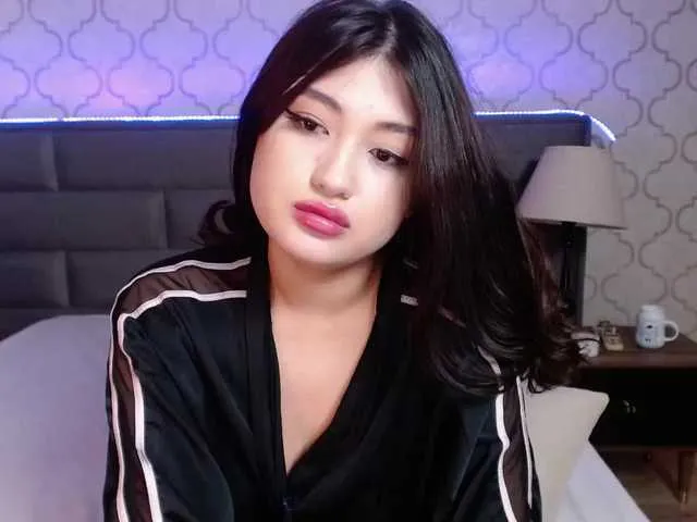 Live sex webcam photo for LiniSuen #273758651