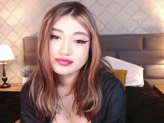 Live sex webcam photo for LiniSuen #273911966