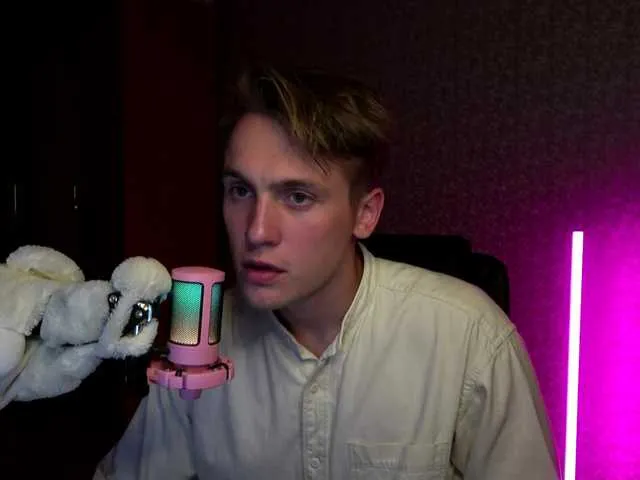 Live sex webcam photo for Linkc0ln1 #275701082