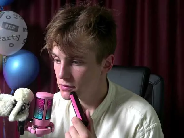 Live sex webcam photo for Linkc0ln1 #275922823