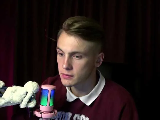 Live sex webcam photo for Linkc0ln1 #275952086