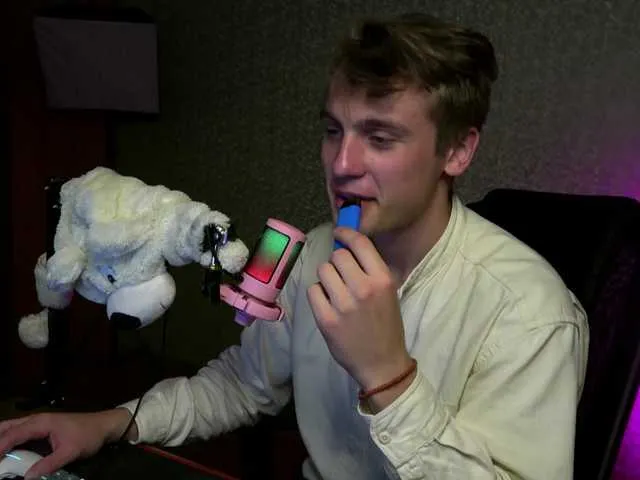 Live sex webcam photo for Linkc0ln1 #276341860