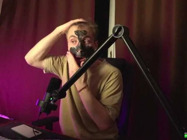 Live sex webcam photo for Linkc0ln1 #277439809