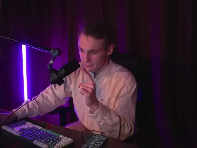 Live sex webcam photo for Linkc0ln1 #277596819