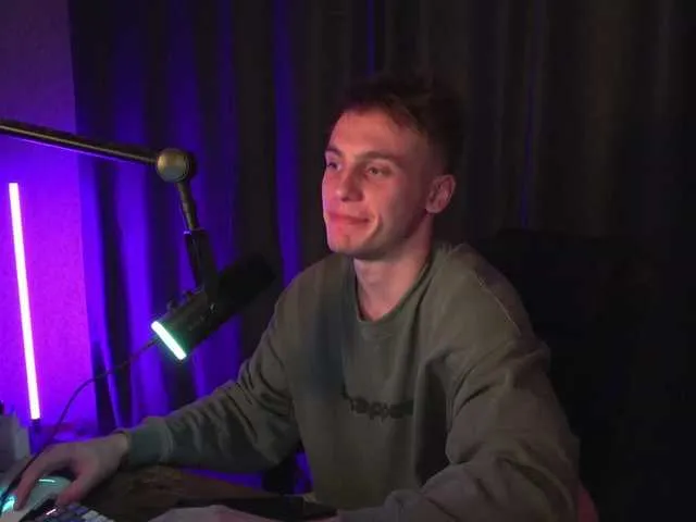 Live sex webcam photo for Linkc0ln1 #289341877