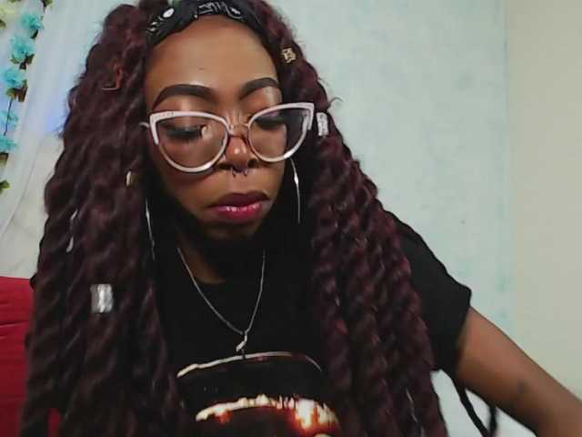 Live sex webcam photo for LinnCostello #274193235