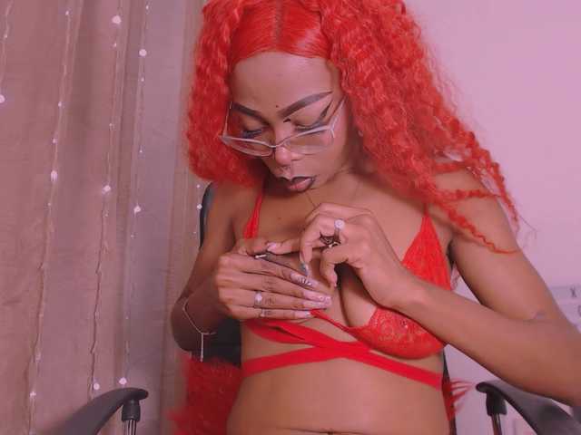 Live sex webcam photo for LinnCostello #275537705