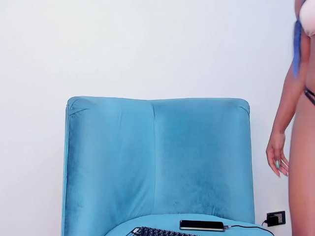 Live sex webcam photo for LinsyAdams #271764701