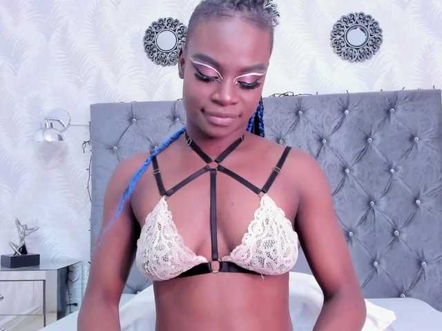 Live sex webcam photo for LinsyAdams #272089469