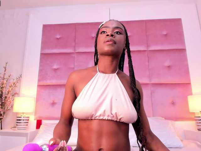 Live sex webcam photo for LinsyAdams #272247051