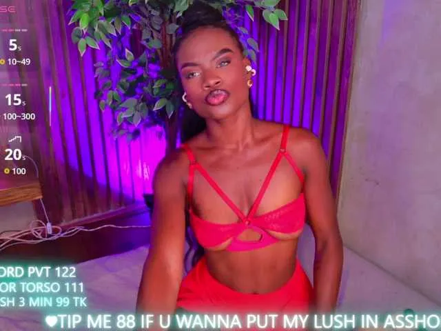 Live sex webcam photo for LinsyAdams #293576257