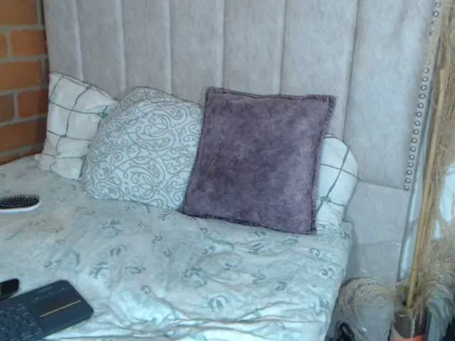 Live sex webcam photo for LiraRusso1 #276016080