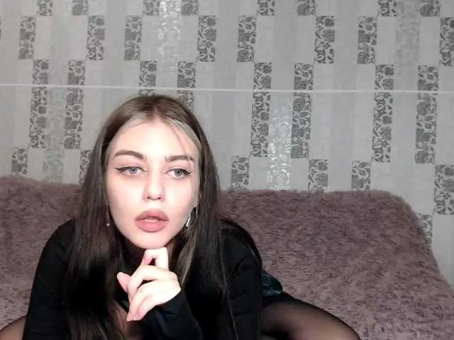 Live sex webcam photo for Liraleii #272044557