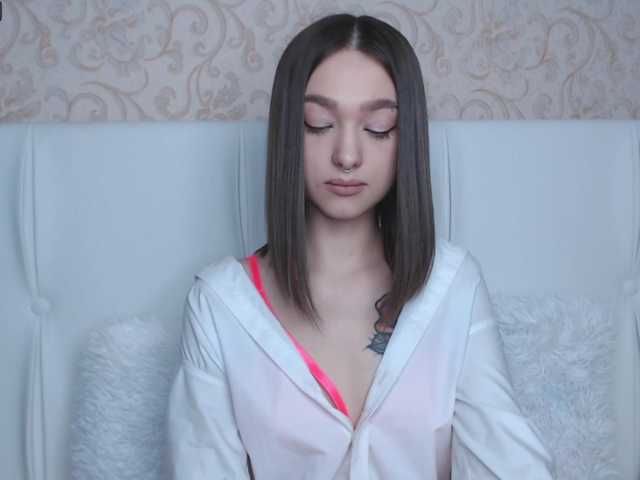 Live sex webcam photo for Liray-Moon #273119150