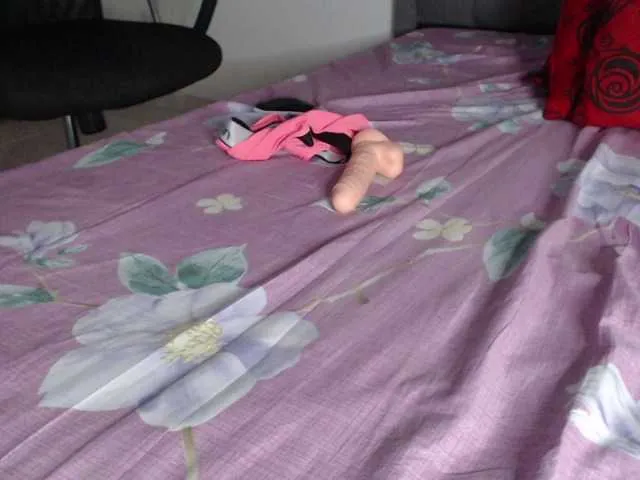 Live sex webcam photo for Lisa-hot1 #272113734