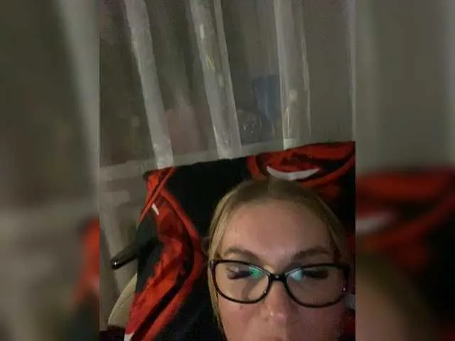 Live sex webcam photo for Lisa1225 #272881559