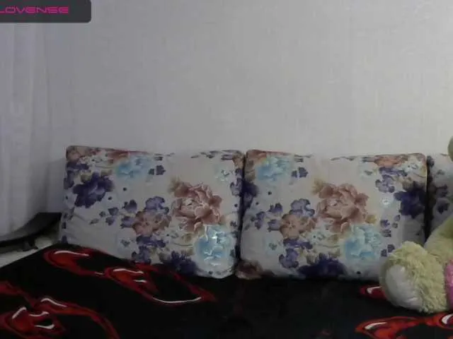 Live sex webcam photo for Lisa1225 #272992227