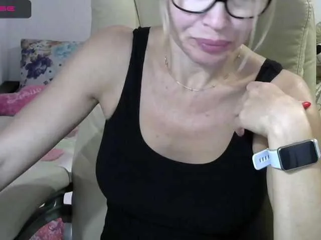 Live sex webcam photo for Lisa1225 #273163445