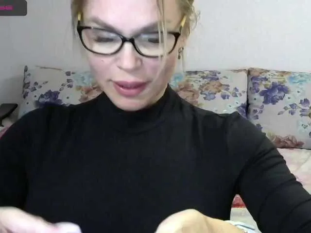 Live sex webcam photo for Lisa1225 #274649620