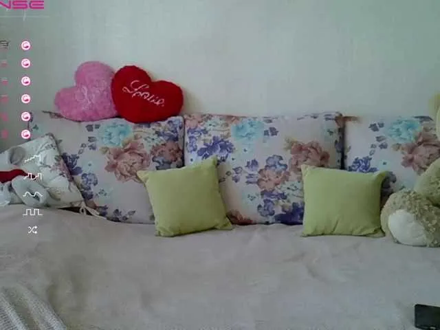 Live sex webcam photo for Lisa1225 #275554143
