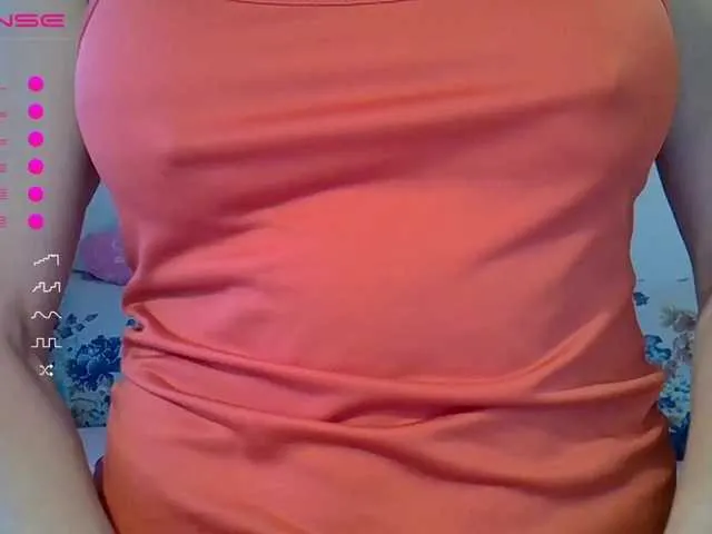 Live sex webcam photo for Lisa1225 #276376549