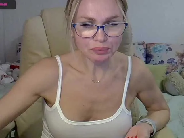 Live sex webcam photo for Lisa1225 #276637025