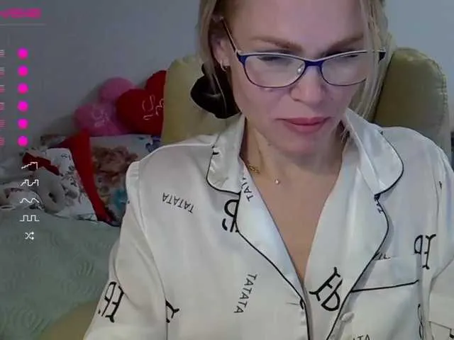 Live sex webcam photo for Lisa1225 #276932581