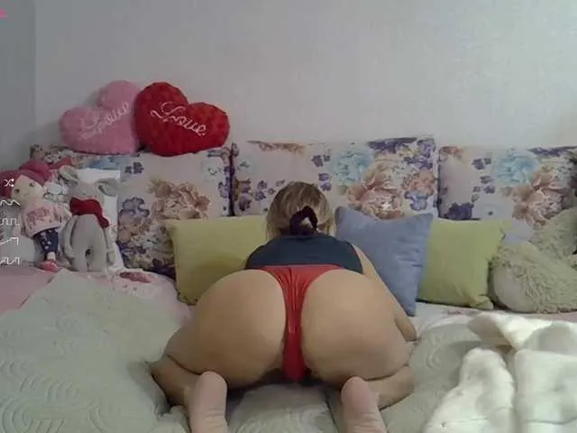 Live sex webcam photo for Lisa1225 #277107170