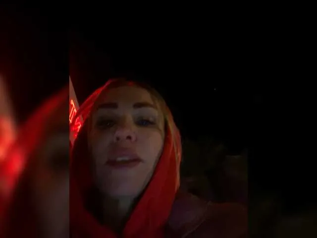 Live sex webcam photo for Lisa1225 #277257834