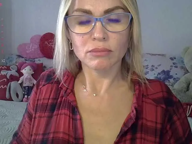 Live sex webcam photo for Lisa1225 #277429269