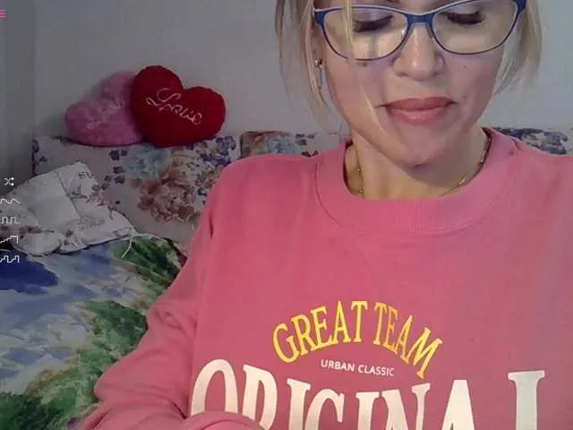 Live sex webcam photo for Lisa1225 #277518218