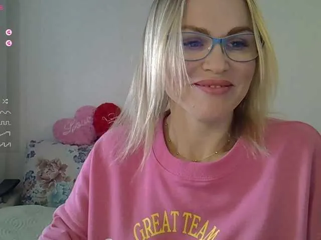 Live sex webcam photo for Lisa1225 #277542092