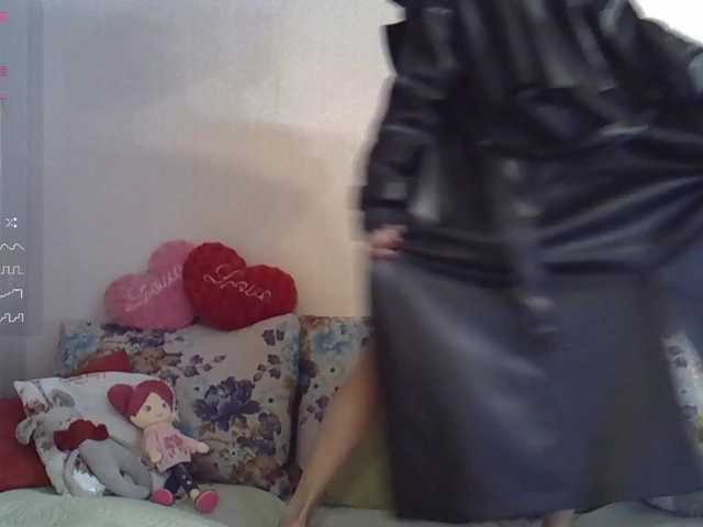 Live sex webcam photo for Lisa1225 #277942213