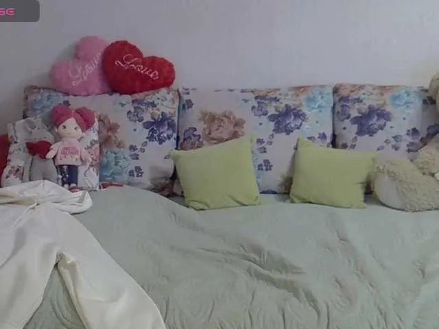 Live sex webcam photo for Lisa1225 #277994083