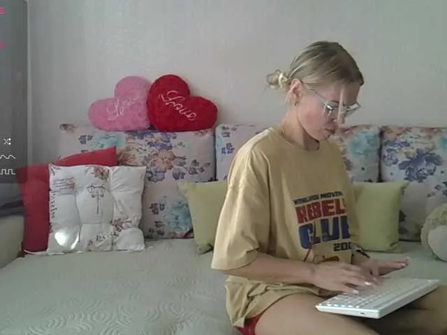 Live sex webcam photo for Lisa1225 #290021974