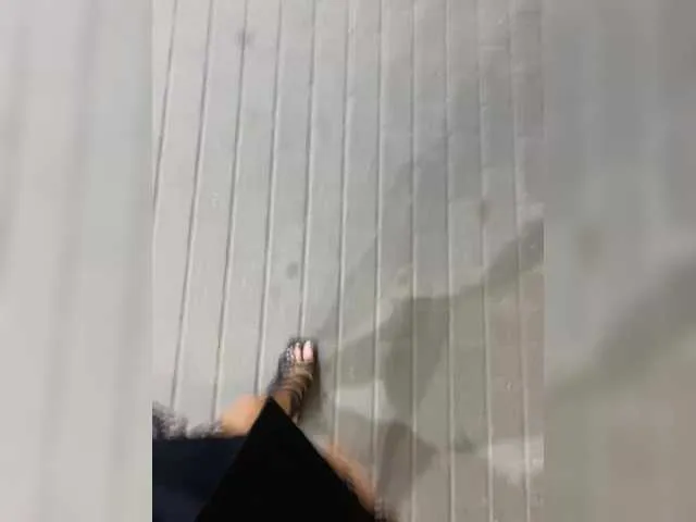 Live sex webcam photo for Lisa1225 #291695926