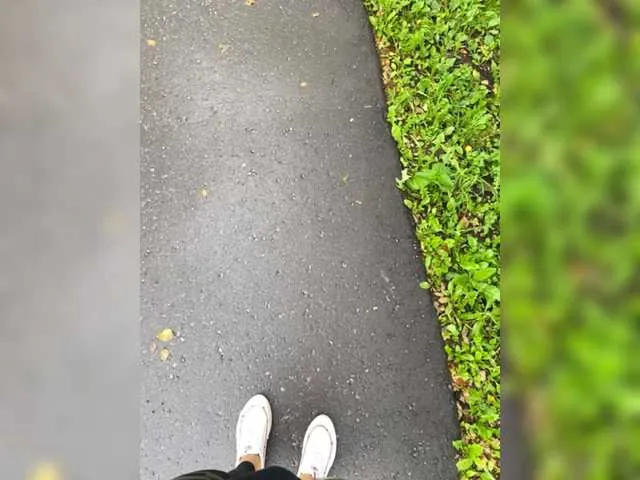 Live sex webcam photo for Lisa1225 #291721151