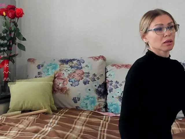 Live sex webcam photo for Lisa1225 #291933705