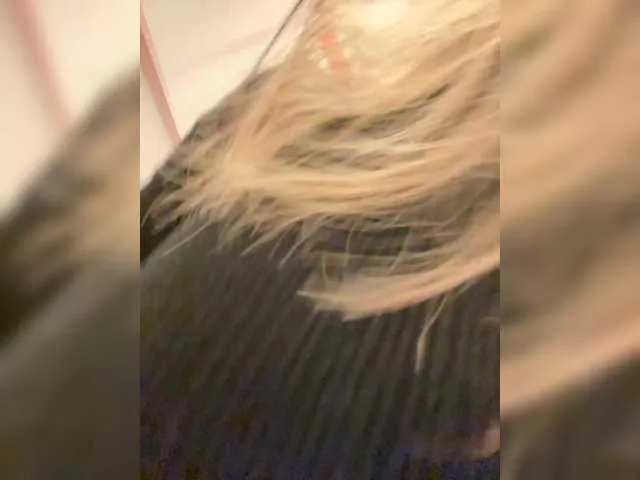 Live sex webcam photo for Lisa1225 #291943084