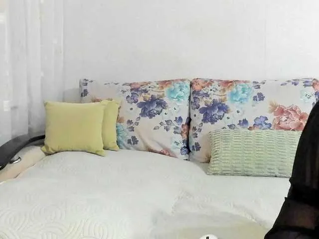 Live sex webcam photo for Lisa1225 #292137970