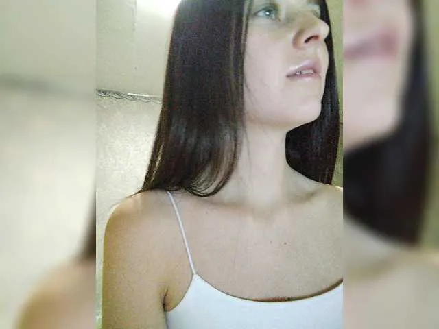 Live sex webcam photo for Lisa666-2 #277121929