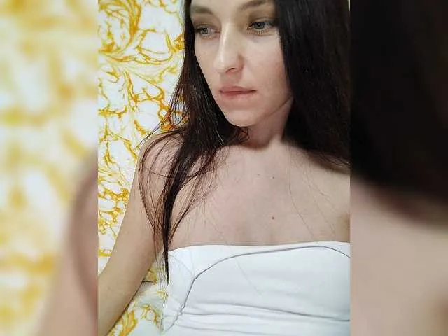 Live sex webcam photo for Lisa666-2 #277167546