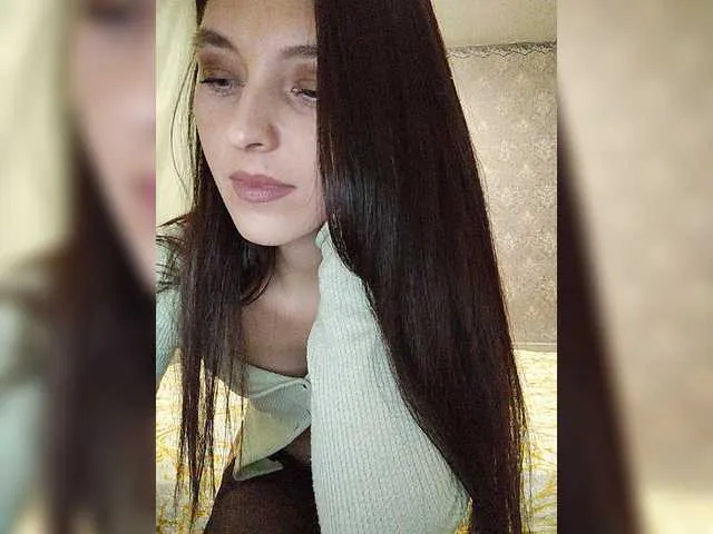 Live sex webcam photo for Lisa666-2 #277174577