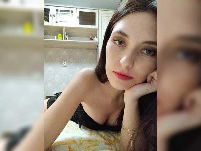 Live sex webcam photo for Lisa666-2 #277224699