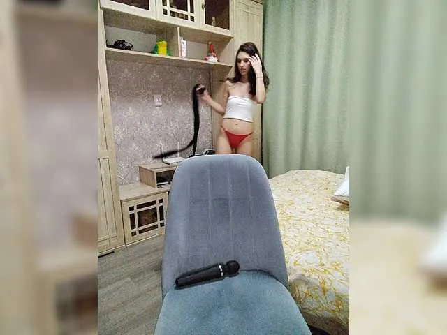 Live sex webcam photo for Lisa666-2 #277368849